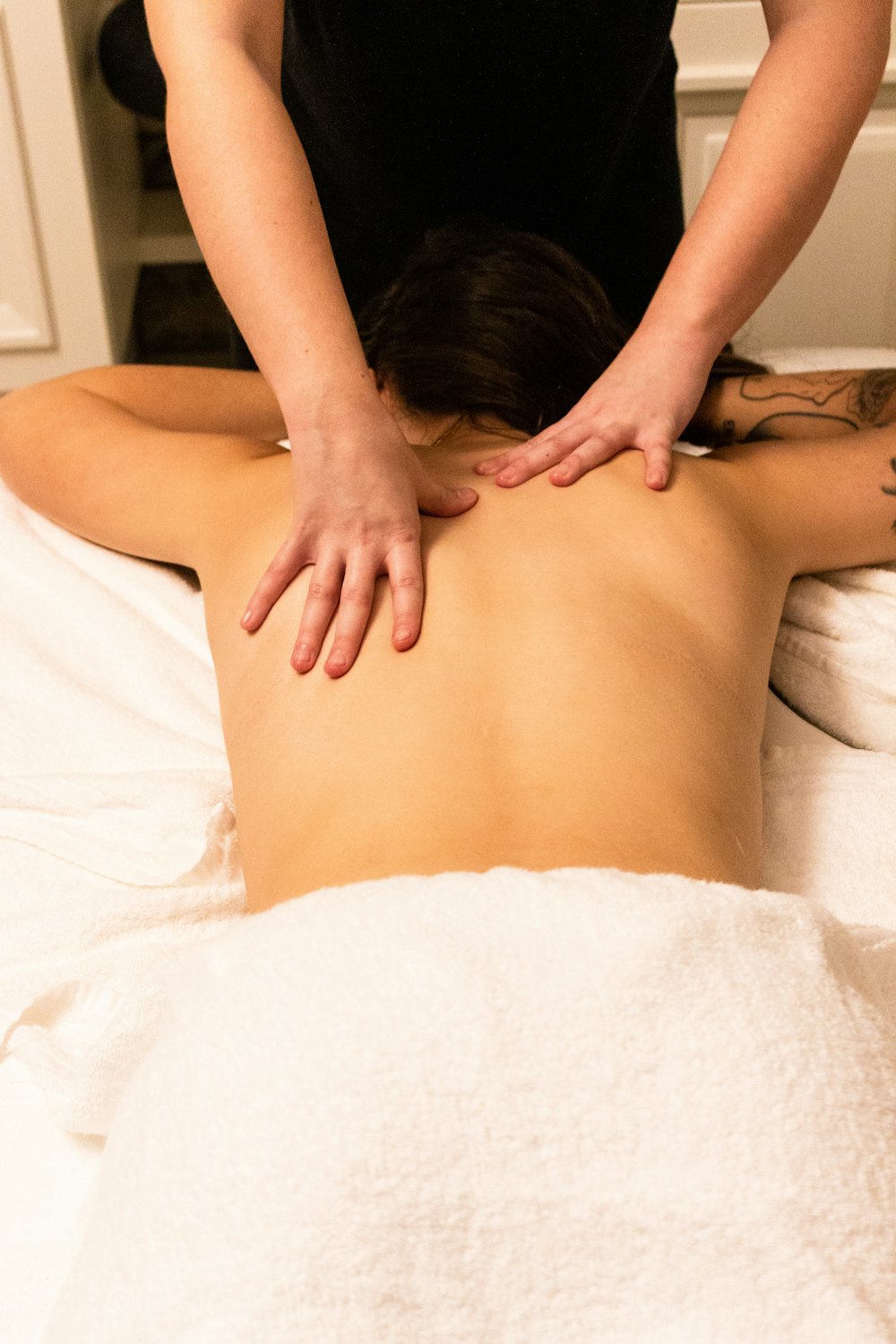 Four Hands Massage